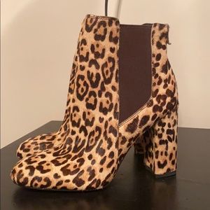 Sam Eldeman leopard booties